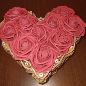 Elegant Red Rose Heart-Shaped Wicker Basket Accessory